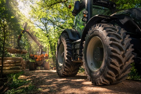 Nokian-NHT-Valtra-TractorKing_MI_0357