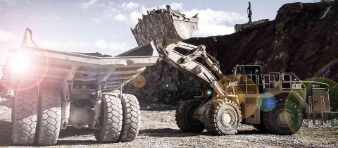 headerbeeld_em_aeolus_starre dumper ae45_e4_met shovel_al53